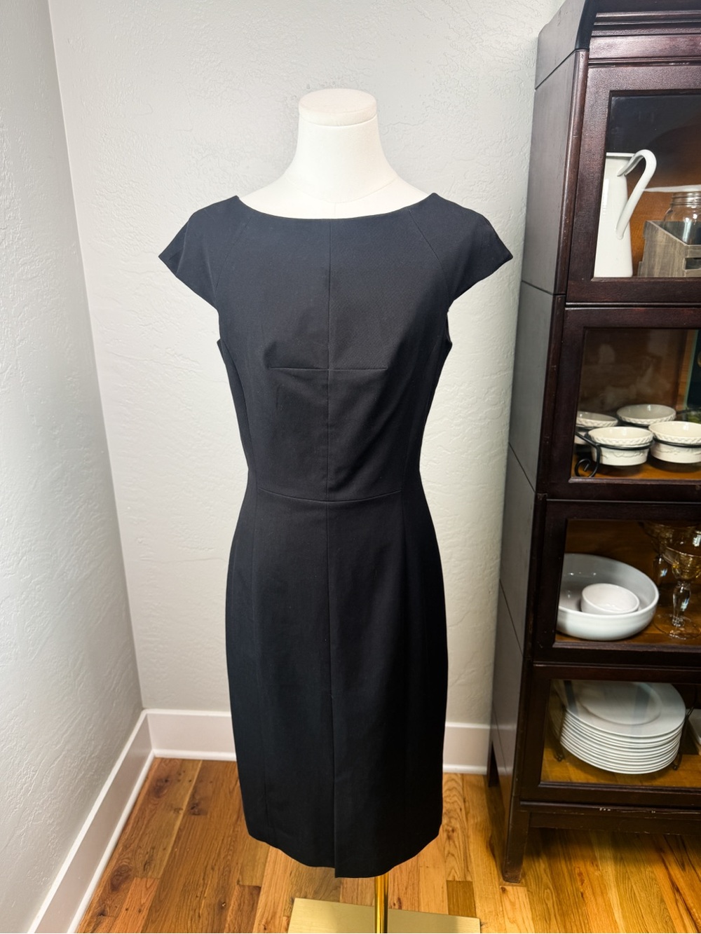 Banana Republic Black Sheath Dress Cap Sleeve Career Cocktail Size 6